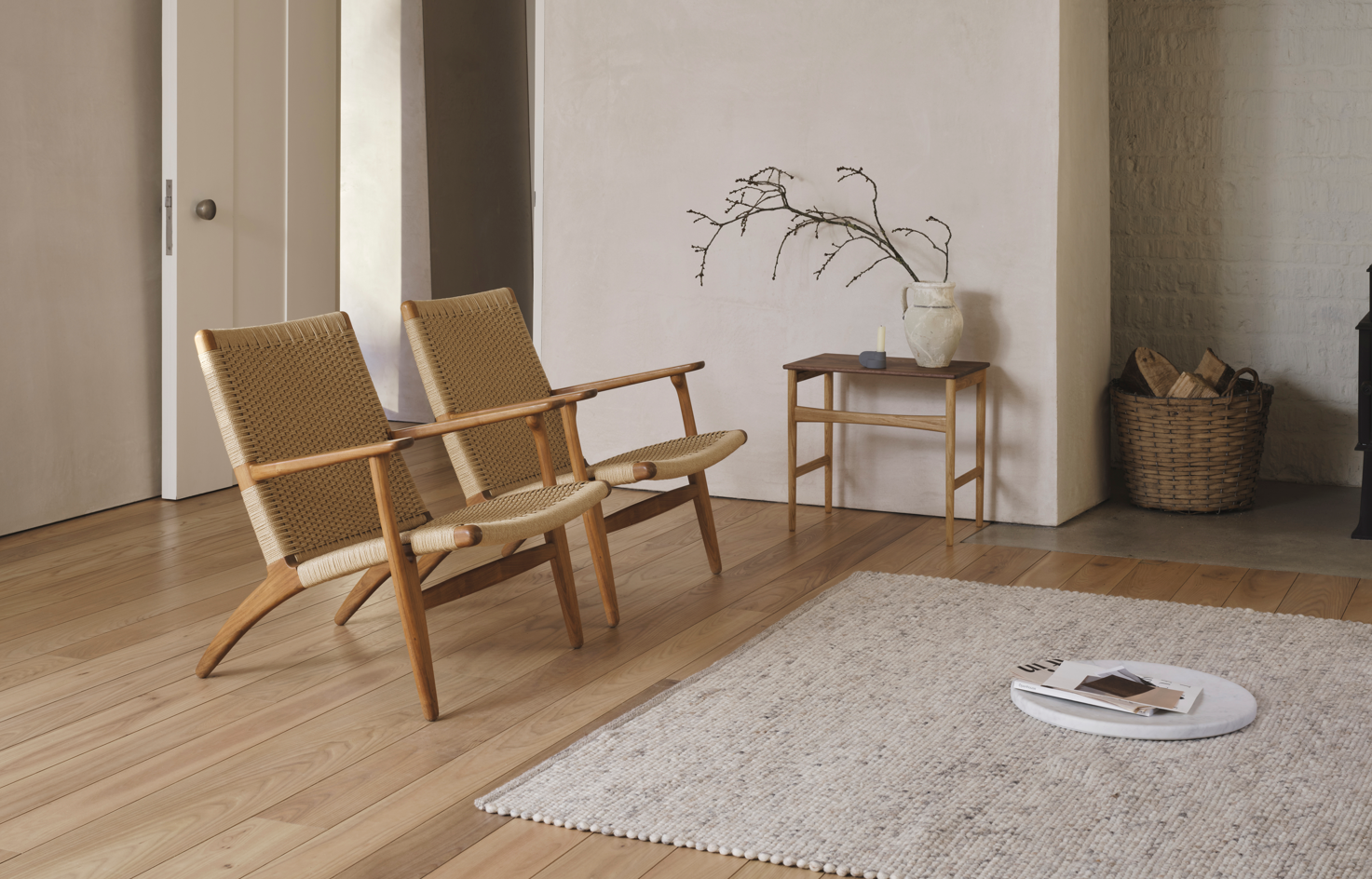 Carl Hansen & Son | 名作と暮らす、そのはじまりに。 – SLAP MOBLER