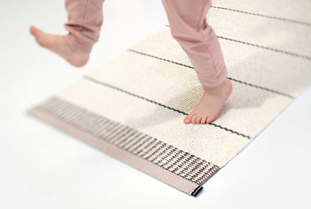 今だけ現行価格 / お手入れ簡単、長く使えるラグ Pappelina〈パペリナ 今だけ現行価格 / お手入れ簡単、長く使えるラグ Pappelina〈パペリナ