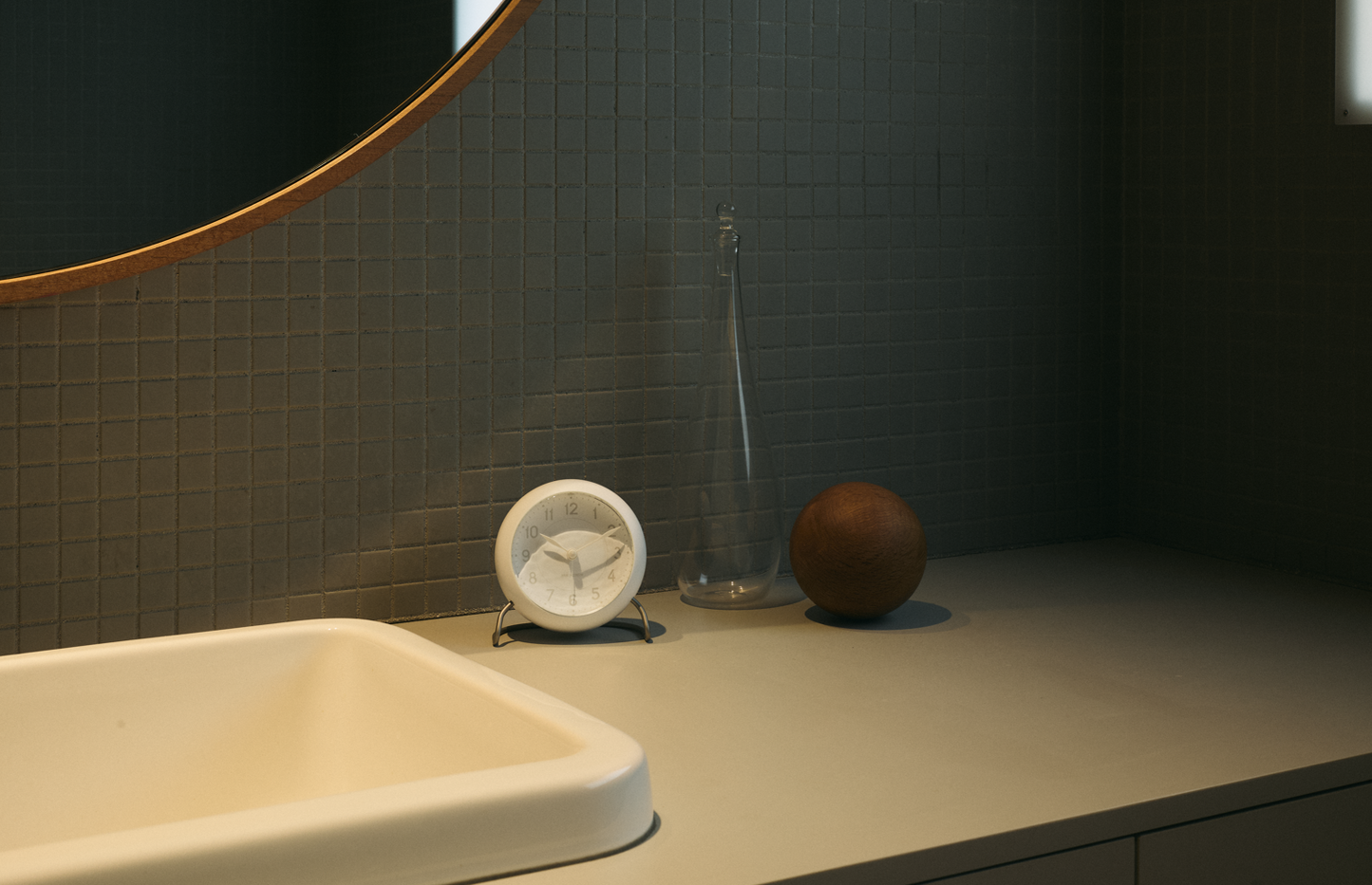 【数量限定】ARNE JACOBSEN TABLE CLOCK / STATION BELLEVUE