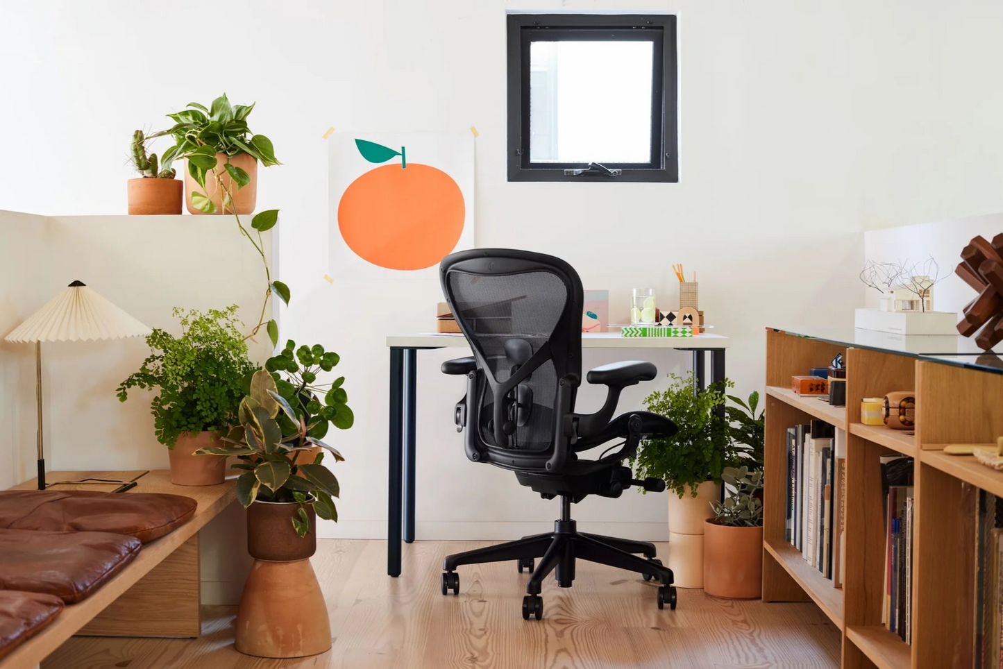 Herman Miller(ハーマンミラー)| アーロンチェア Aサイズ