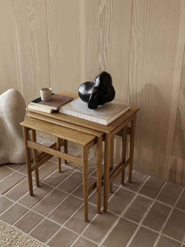 CH004 | NESTING TABLES