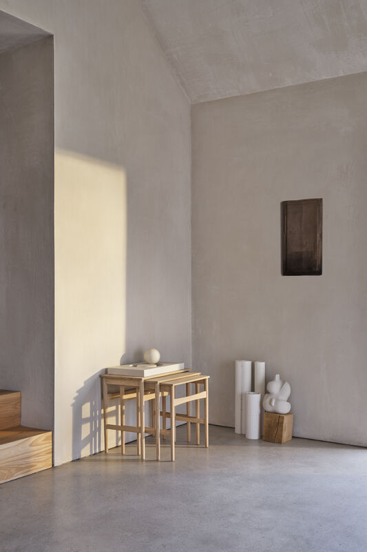 CH004 | NESTING TABLES