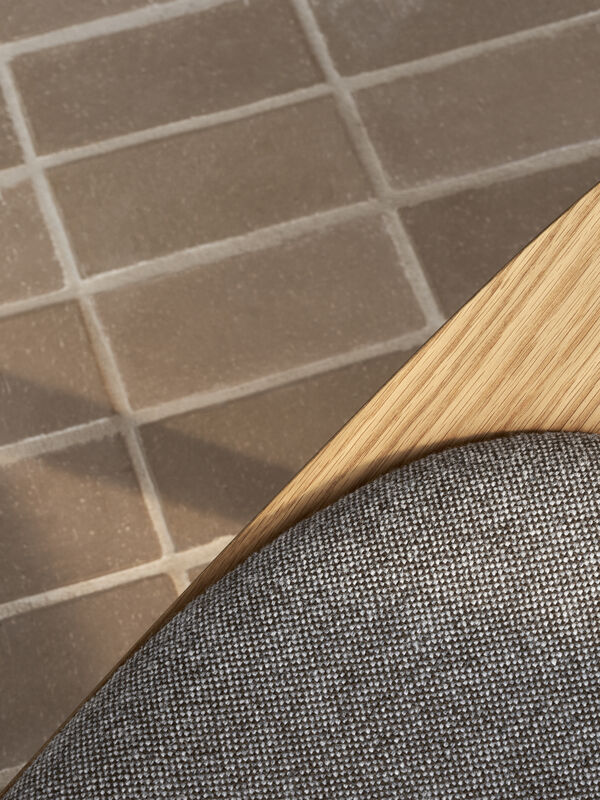 CH07|Shell Chair
