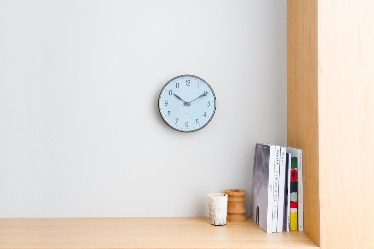 【数量限定】ARNE JACOBSEN CLOCK STATION ROYAL BLUE LIMITED EDITION