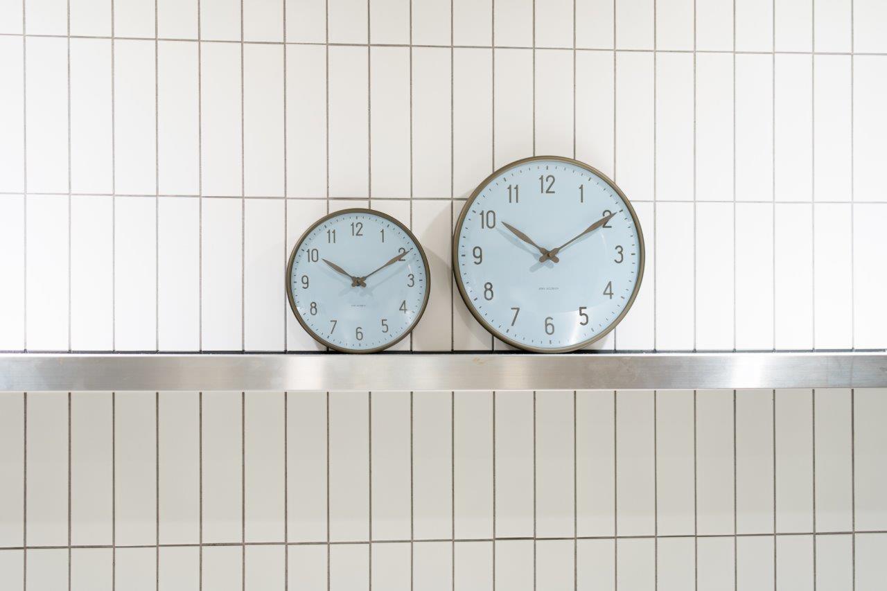 【数量限定】ARNE JACOBSEN CLOCK STATION ROYAL BLUE LIMITED EDITION