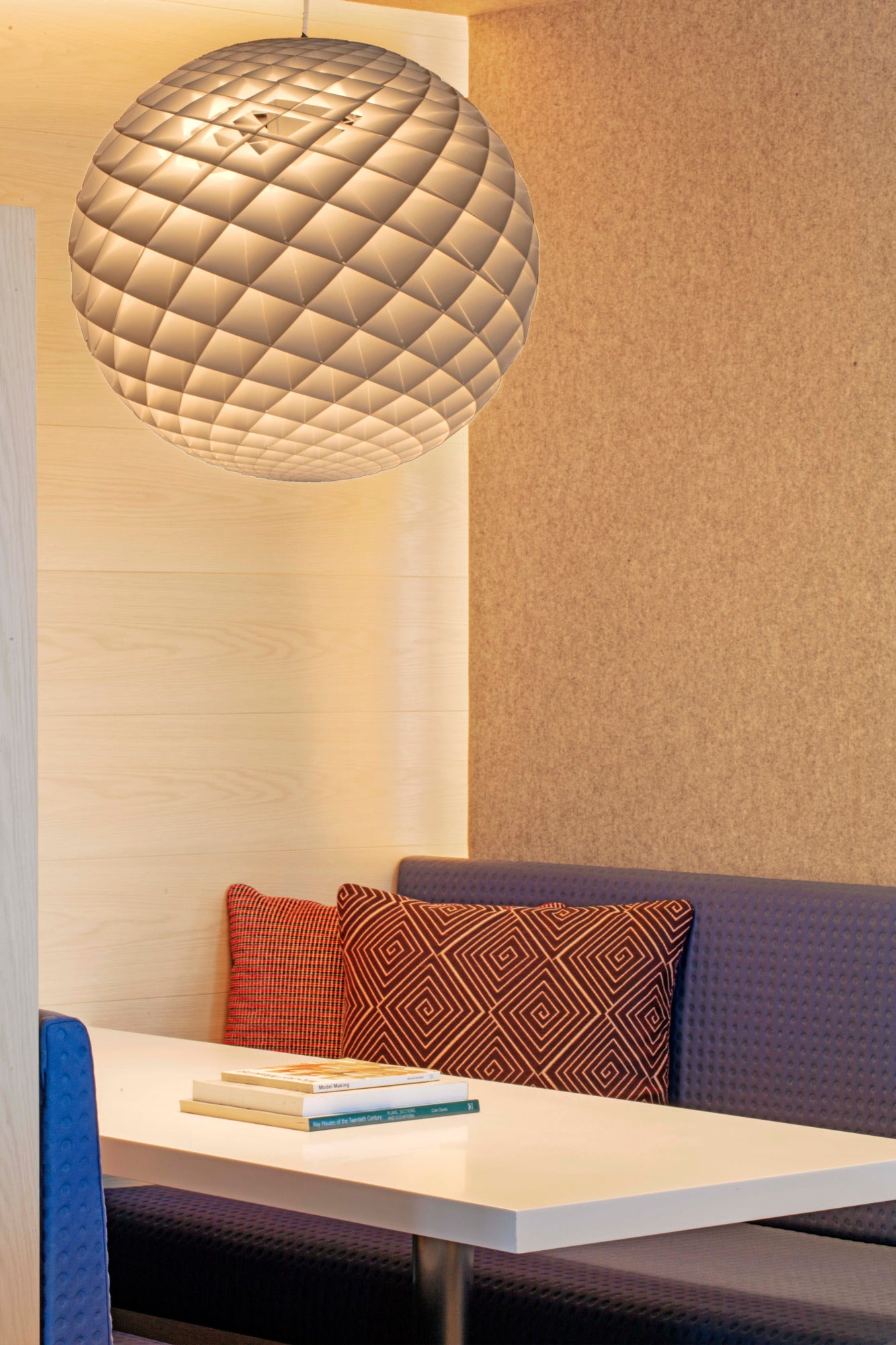 Patera(パテラ)組込式LED