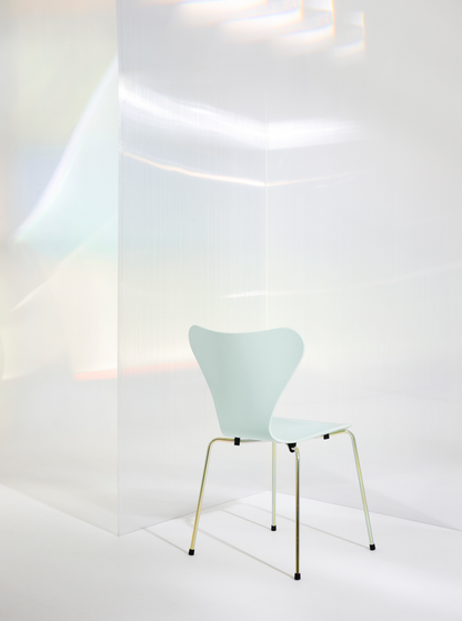 FRITZ HANSEN | SERIES7™  セブンチェア 7:14 AM
