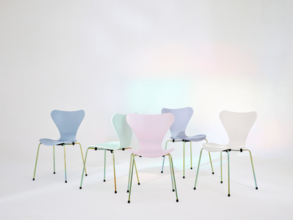 FRITZ HANSEN | SERIES7™  セブンチェア 7:14 AM