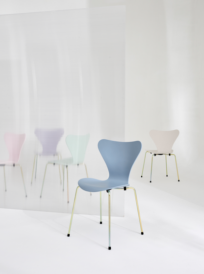 FRITZ HANSEN | SERIES7™  セブンチェア 7:14 AM