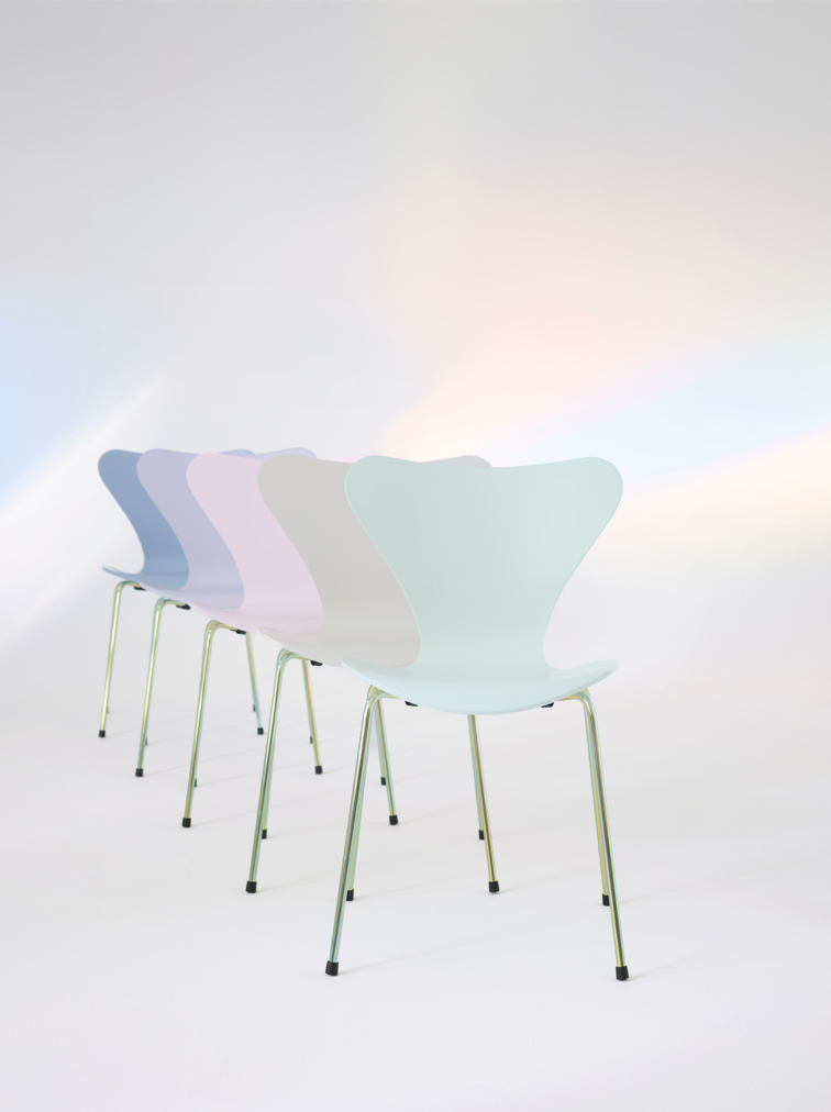 FRITZ HANSEN | SERIES7™  セブンチェア 7:14 AM