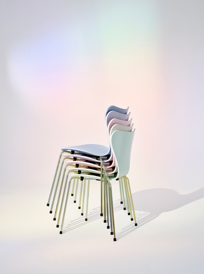 FRITZ HANSEN | SERIES7™  セブンチェア 7:14 AM
