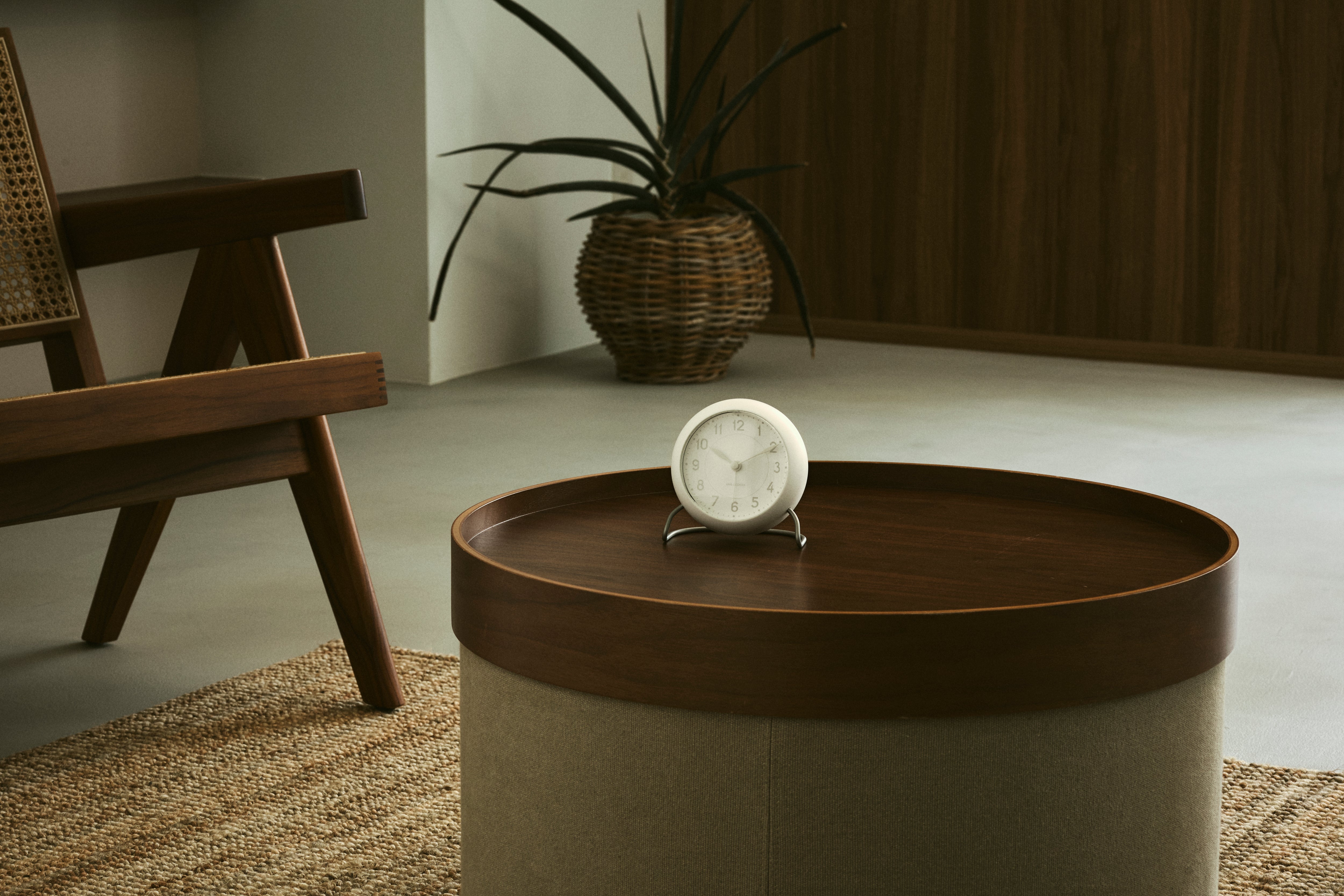 ARNE JACOBSEN TABLE CLOCK / STATION VELLEVUE〈アルネ